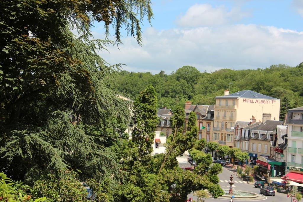 Albert Premier Hotel Bagnoles-de-l'Orne Bagian luar foto