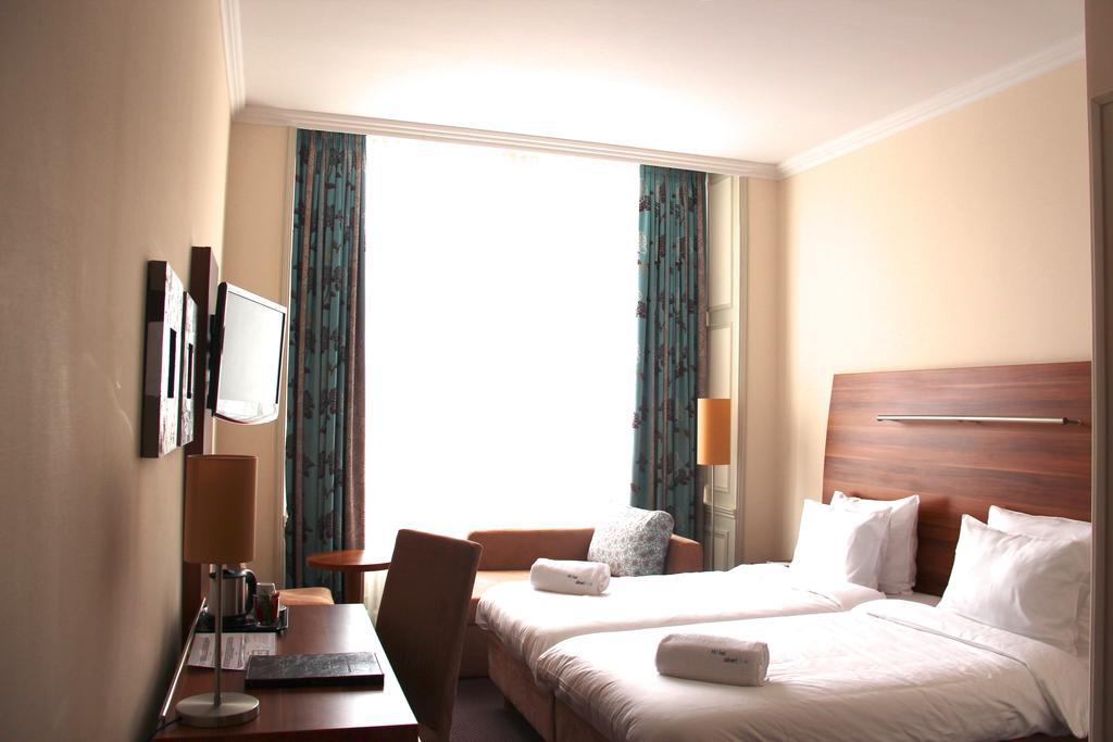 Albert Premier Hotel Bagnoles-de-l'Orne Bagian luar foto